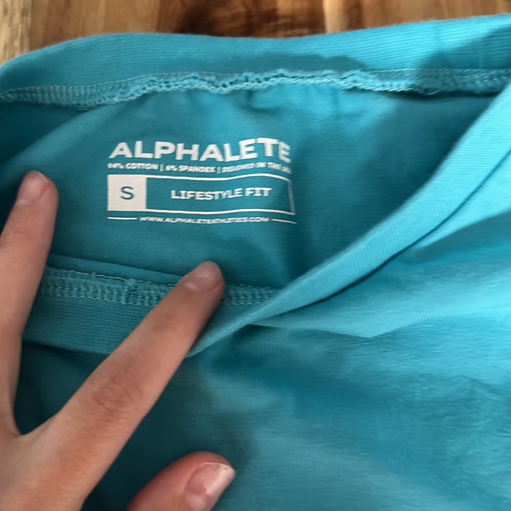 Alphalete Crop Top - Picture 3 of 3